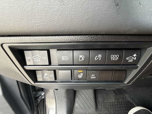 Used 2024 Toyota Tundra Platinum AWD/4WD image 17