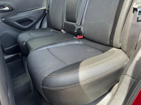 Used 2018 Chevrolet Trax LT w/ LT Convenience Package AWD/4WD image 7