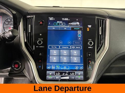 Used 2025 Subaru Outback Premium AWD/4WD image 19