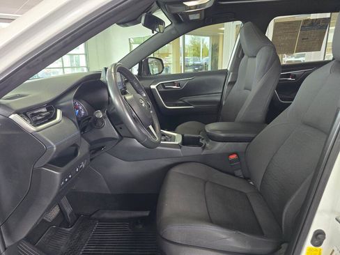 Used 2022 Toyota RAV4 SE w/ Convenience Package AWD/4WD image 18