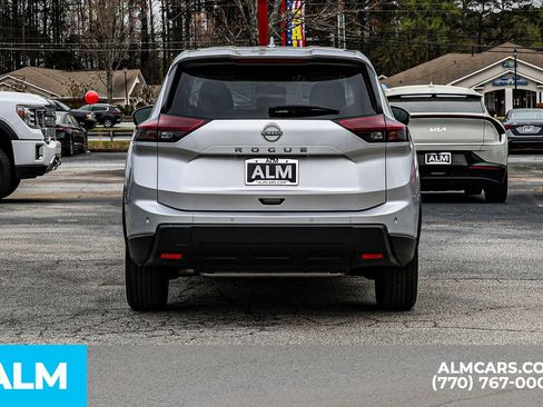 Used 2025 Nissan Rogue SV image 12