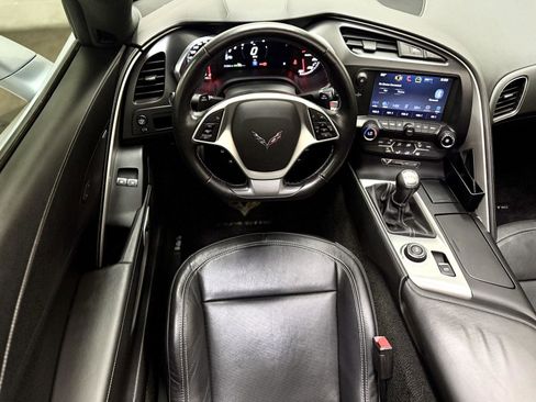 Used 2017 Chevrolet Corvette Stingray Coupe w/ 1LT RWD image 2