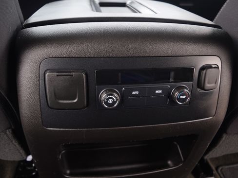 Used 2017 Chevrolet Tahoe 4WD image 16