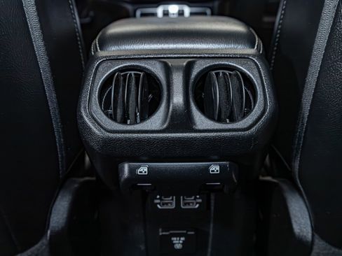 Used 2022 Jeep Gladiator Overland w/ Popular Equipment Package image 21