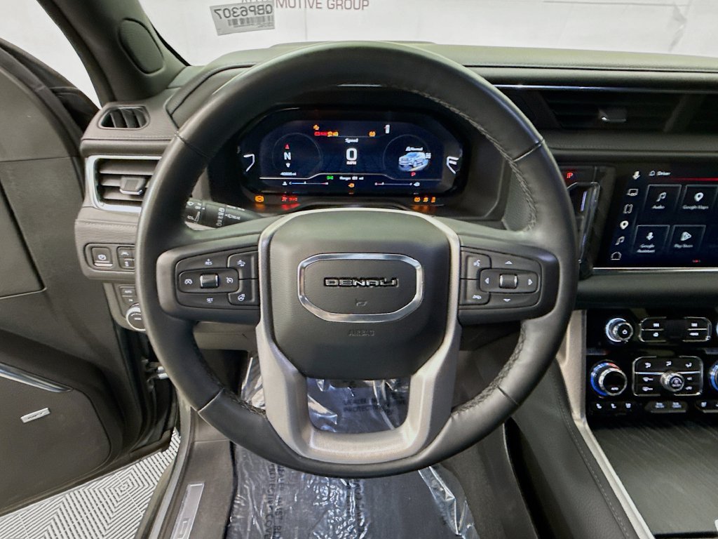 Used 2023 GMC Yukon XL Denali AWD/4WD image 11
