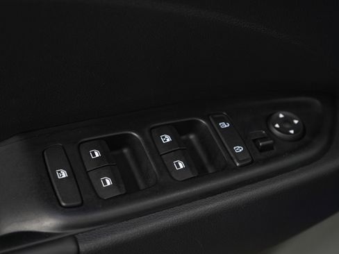 Certified 2025 Hyundai Venue Limited FWD image 21