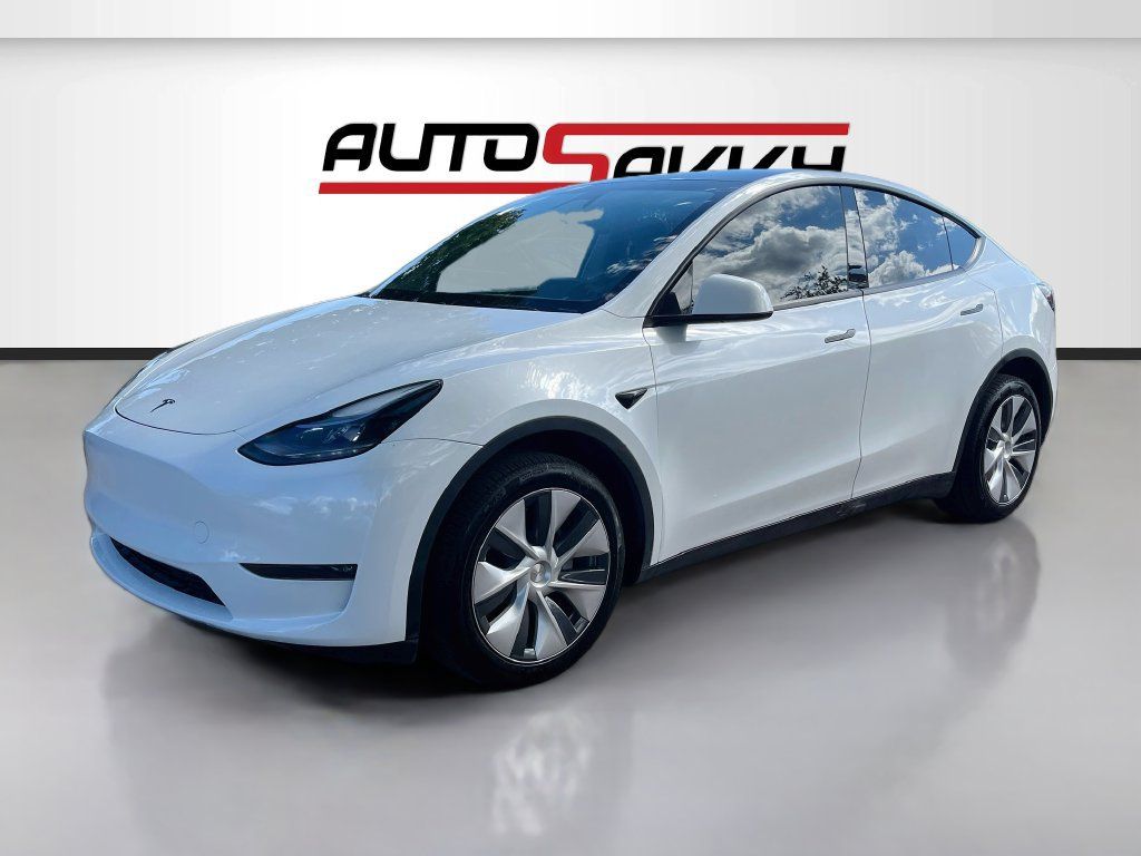 Used 2024 Tesla Model Y Long Range AWD/4WD image 3
