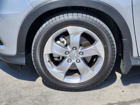Used 2020 Honda HR-V LX image 11