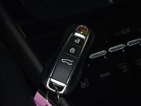 Certified 2025 Porsche Cayenne image 19