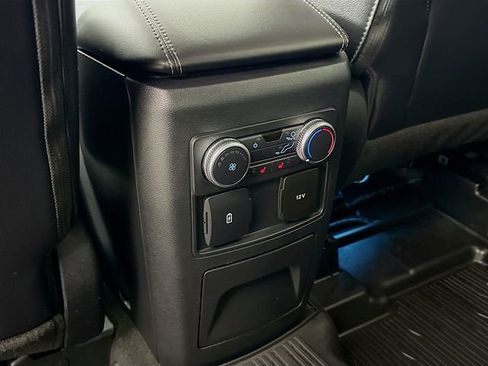 Used 2022 Ford Explorer Limited image 26