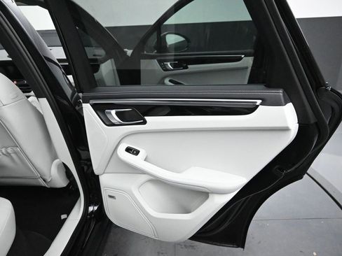 New 2025 Porsche Macan image 14