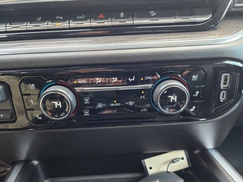 Used 2024 Chevrolet Silverado 2500 LTZ w/ LTZ Convenience Package image 42