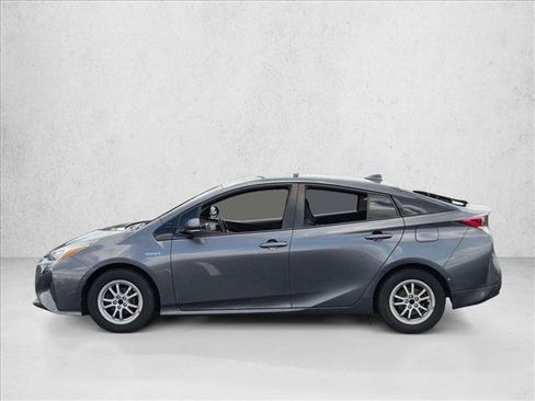 Used 2017 Toyota Prius Two w/ Prius Two Safety Plus Package FWD image 8