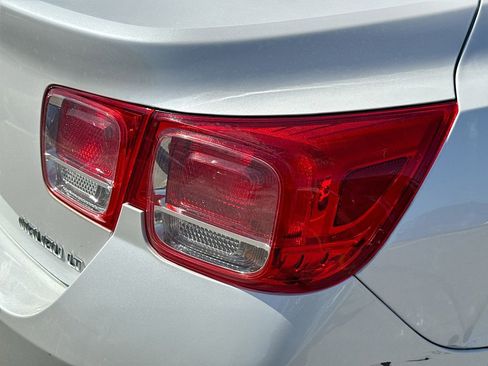 Used 2015 Chevrolet Malibu LT image 31