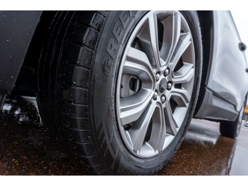 Used 2024 Ford Edge Titanium image 9