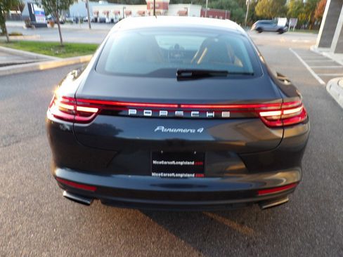 Used 2018 Porsche Panamera 4 image 68