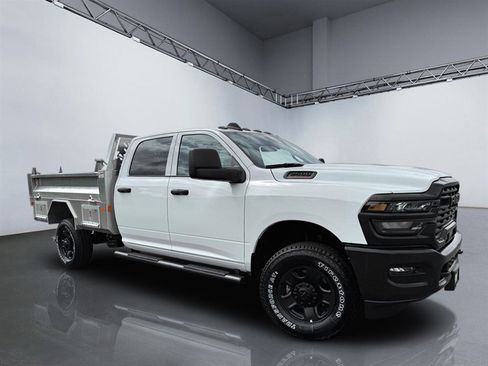Used 2025 RAM 2500 Tradesman AWD/4WD image 32