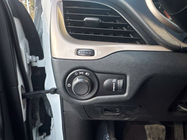 Used 2016 Jeep Cherokee Sport w/ Cold Weather Group AWD/4WD image 26