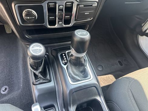 Used 2022 Jeep Wrangler Unlimited Sport w/ Sun And Sound Package AWD/4WD image 29