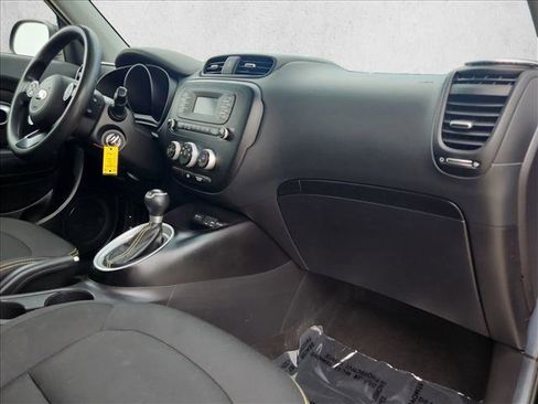 Used 2015 Kia Soul + FWD image 21
