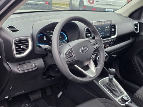 Used 2026 Hyundai Venue SEL FWD image 12