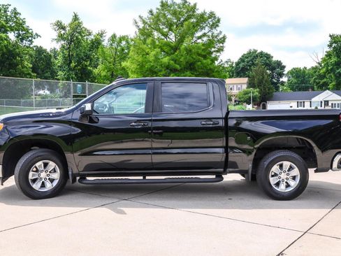 Used 2022 Chevrolet Silverado 1500 LT w/ LPO, Dark Essentials Package RWD image 4