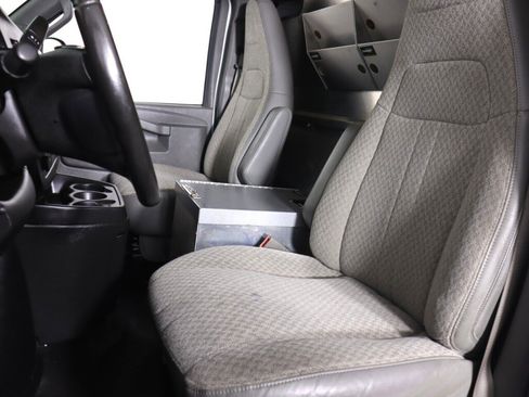 Used 2019 Chevrolet Express 2500 w/ Driver Convenience Package RWD image 27