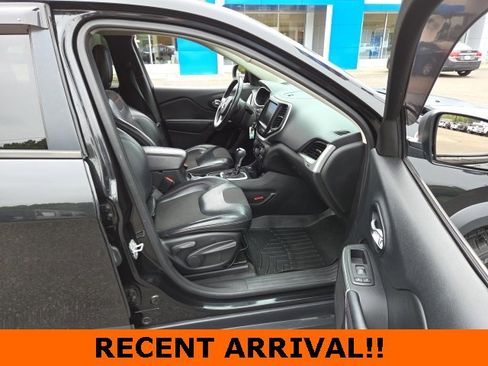 Used 2015 Jeep Cherokee Trailhawk w/ Cold Weather Group image 42