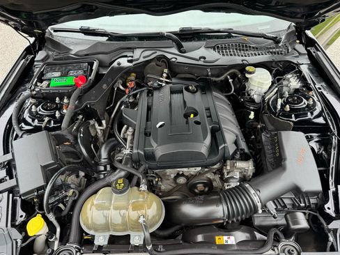 Used 2017 Ford Mustang Premium image 21