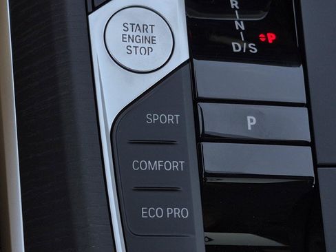 New 2026 BMW 330i Sedan w/ M Sport Package RWD image 32