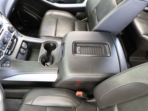 Used 2017 GMC Yukon SLT w/ Premium Edition RWD image 45