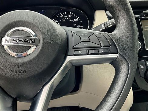 Used 2020 Nissan Rogue Sport SV image 15