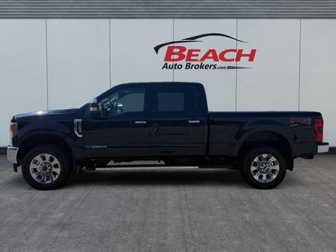 Used 2017 Ford F250 Lariat w/ Lariat Ultimate Package AWD/4WD image 7