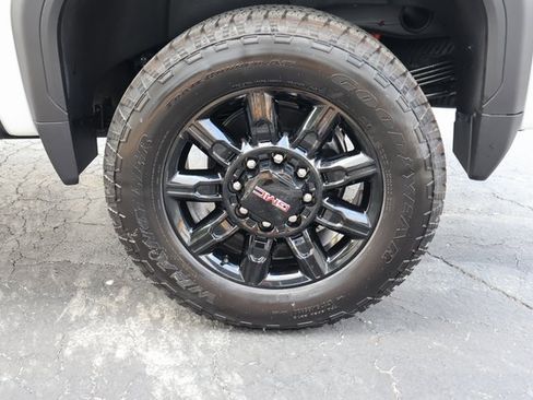 New 2026 GMC Sierra 2500 AT4 w/ AT4 Premium Plus Package image 8