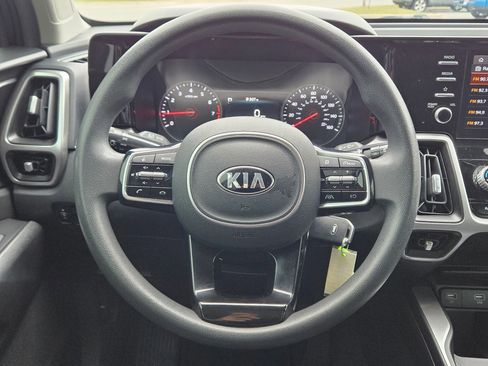 Used 2021 Kia Sorento LX image 14