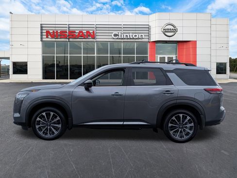 New 2026 Nissan Pathfinder Platinum image 6