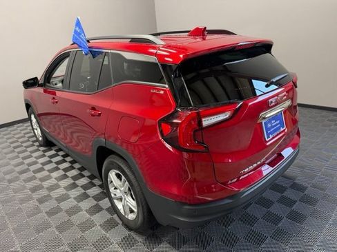 Used 2023 GMC Terrain SLE w/ Driver Convenience Package FWD image 9