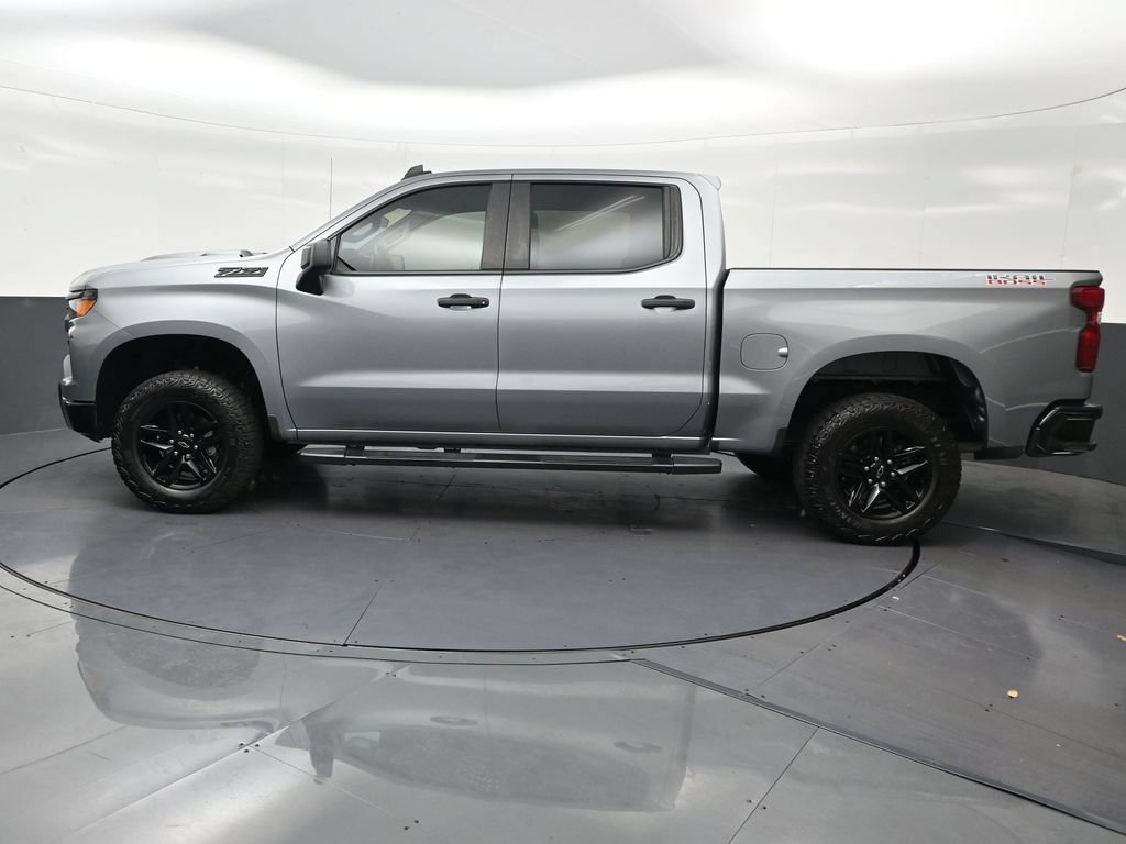 Used 2024 Chevrolet Silverado 1500 Custom Trail Boss AWD/4WD image 2