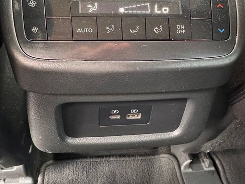 Used 2023 Nissan Pathfinder SV w/ Black Appearance Package AWD/4WD image 17