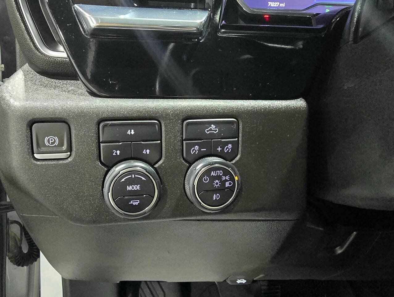 Used 2024 Chevrolet Silverado 2500 LT AWD/4WD image 19