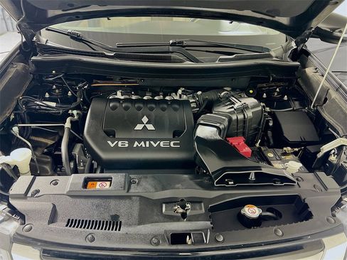 Used 2016 Mitsubishi Outlander GT image 31