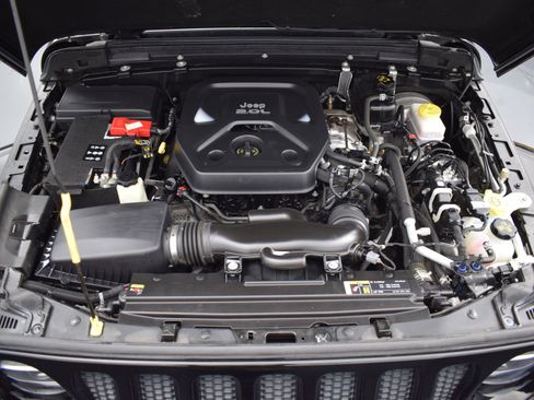 Used 2021 Jeep Wrangler Unlimited Sahara image 9