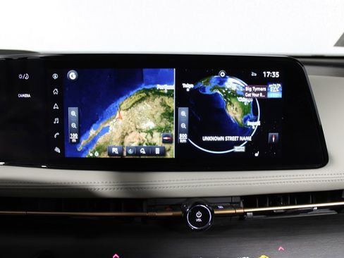 Used 2024 Nissan Ariya FWD image 16