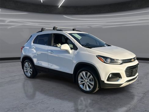 Used 2020 Chevrolet Trax Premier image 2
