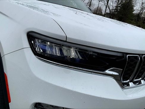 Certified 2025 Jeep Grand Cherokee Limited AWD/4WD image 26