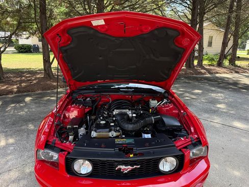 Used 2006 Ford Mustang GT RWD image 53