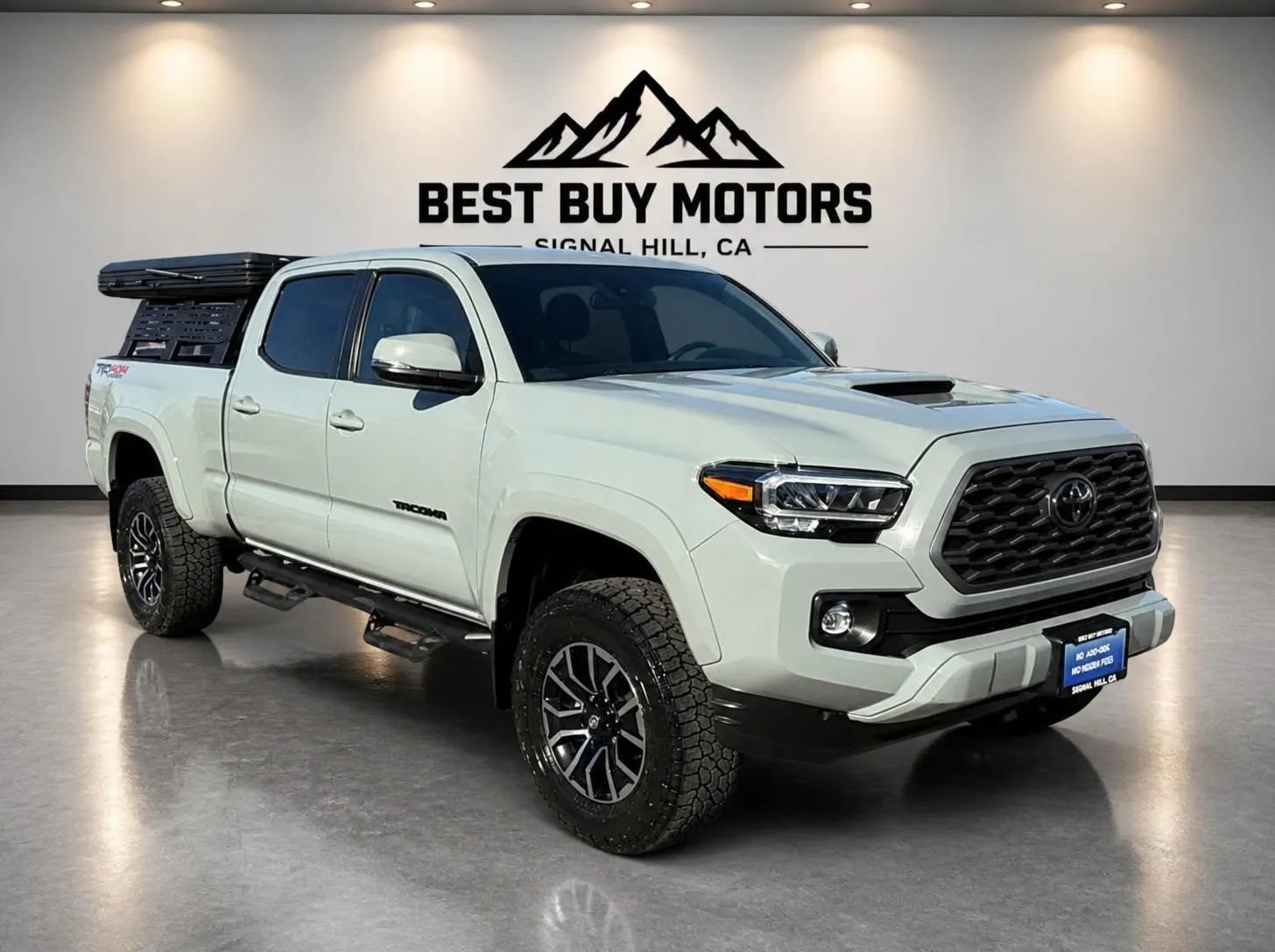 Used 2022 Toyota Tacoma TRD Sport w/ Technology Package AWD/4WD image 1