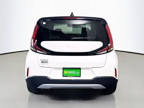 Used 2024 Kia Soul LX image 8