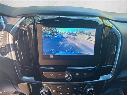 Used 2023 Chevrolet Traverse LT image 22