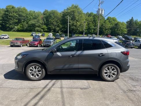 Used 2023 Ford Escape Active w/ Tech Pack #2 AWD/4WD image 9